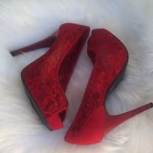 Lace Guess 👠 size(7)🔥